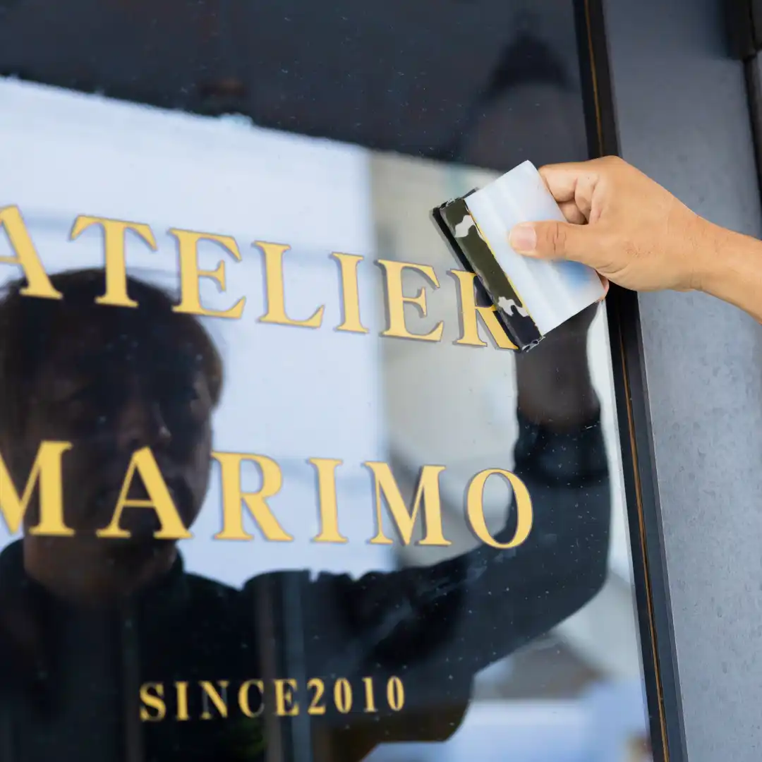 街彩るサインきらめくこころおどるIsco sign